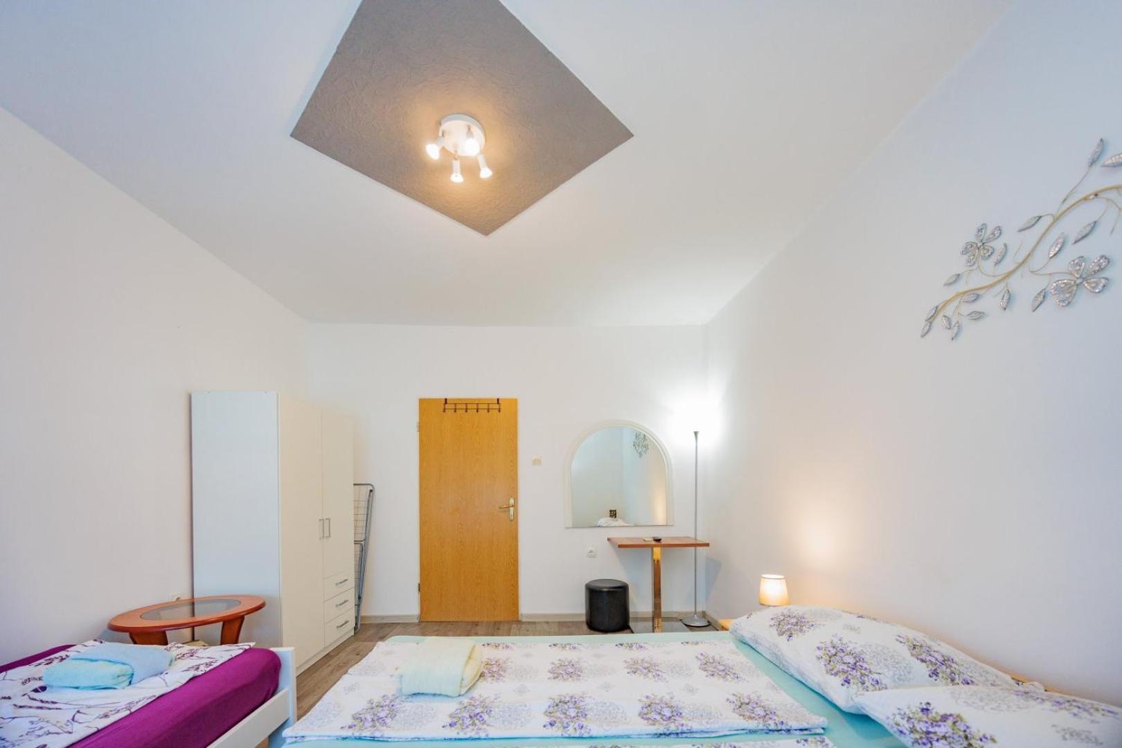 Crowonder Lucky Holiday House With Pool And Patio 30 Meters From The Beach Zára Kültér fotó