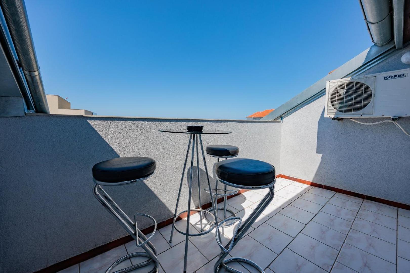 Crowonder Lucky Holiday House With Pool And Patio 30 Meters From The Beach Zára Kültér fotó