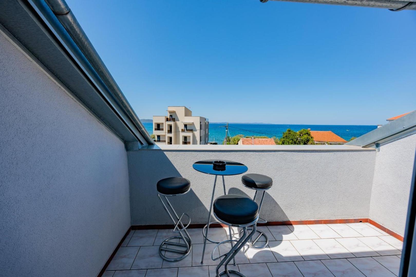 Crowonder Lucky Holiday House With Pool And Patio 30 Meters From The Beach Zára Kültér fotó