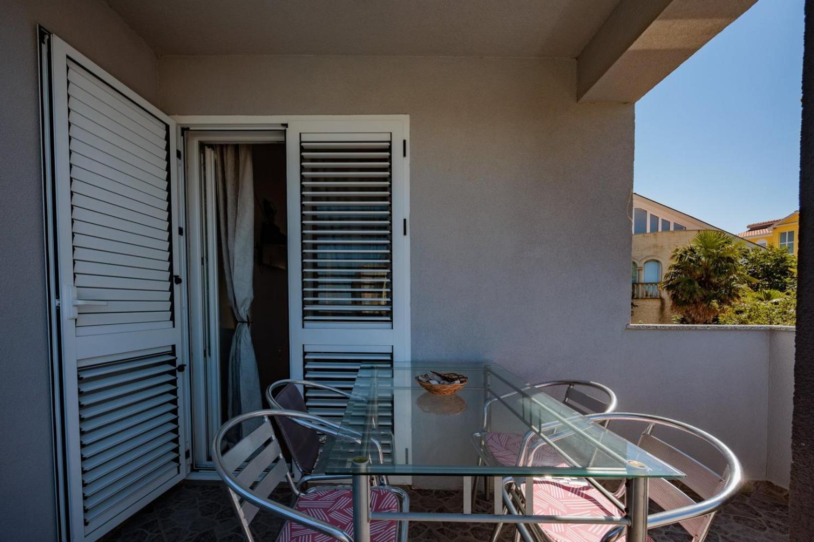 Crowonder Lucky Holiday House With Pool And Patio 30 Meters From The Beach Zára Kültér fotó