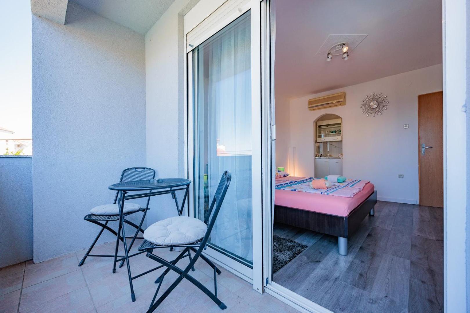 Crowonder Lucky Holiday House With Pool And Patio 30 Meters From The Beach Zára Kültér fotó