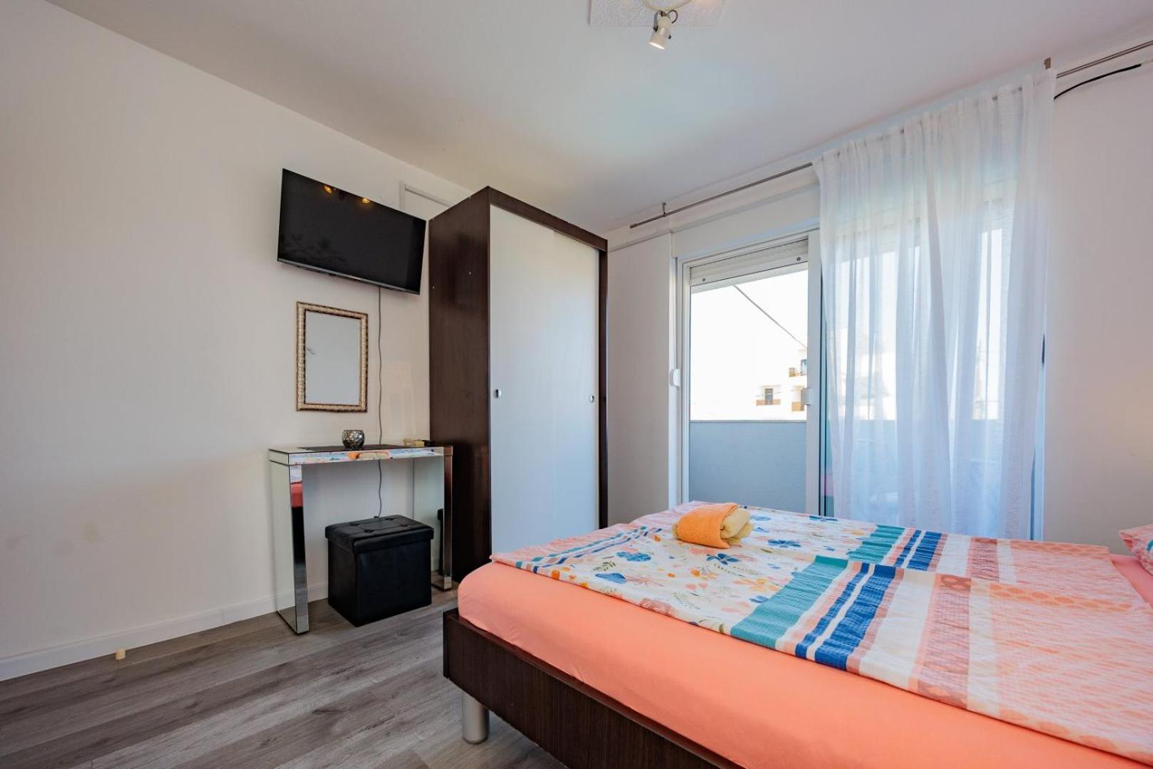 Crowonder Lucky Holiday House With Pool And Patio 30 Meters From The Beach Zára Kültér fotó