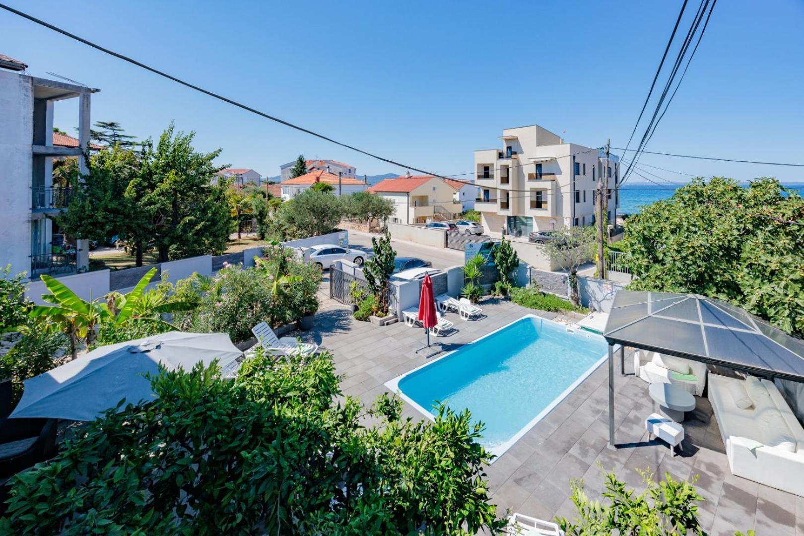 Crowonder Lucky Holiday House With Pool And Patio 30 Meters From The Beach Zára Kültér fotó