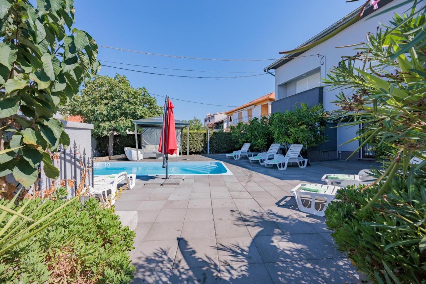 Crowonder Lucky Holiday House With Pool And Patio 30 Meters From The Beach Zára Kültér fotó
