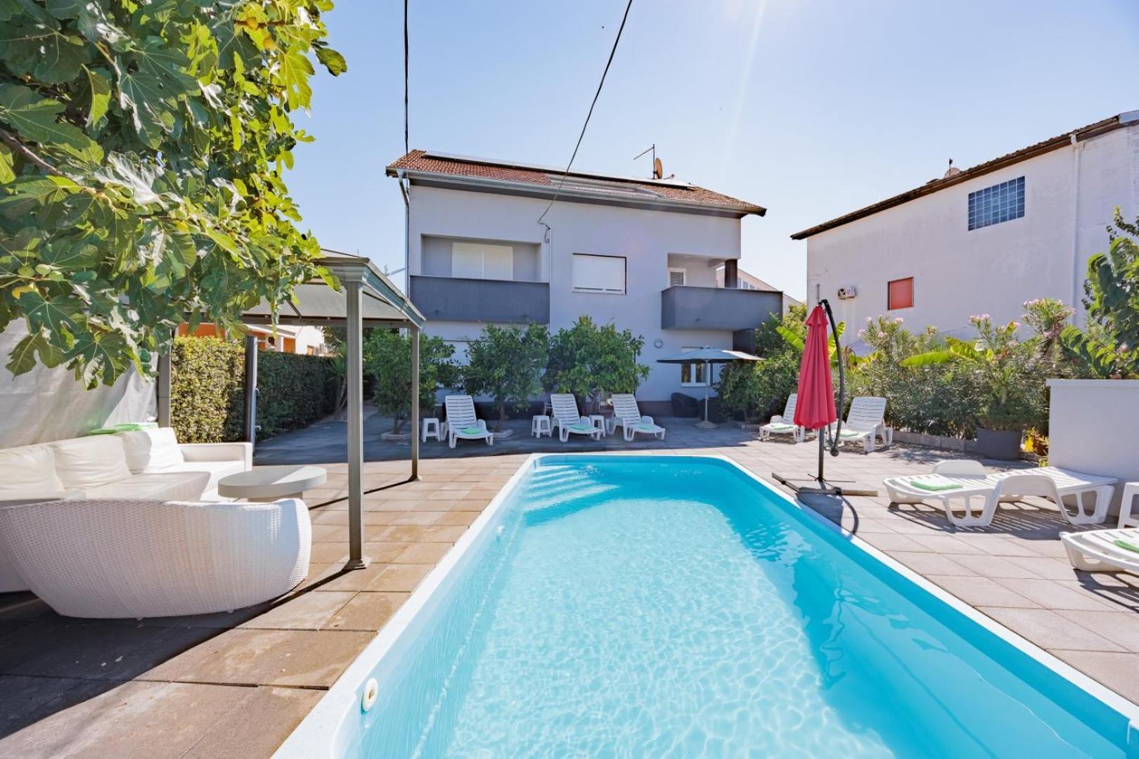 Crowonder Lucky Holiday House With Pool And Patio 30 Meters From The Beach Zára Kültér fotó