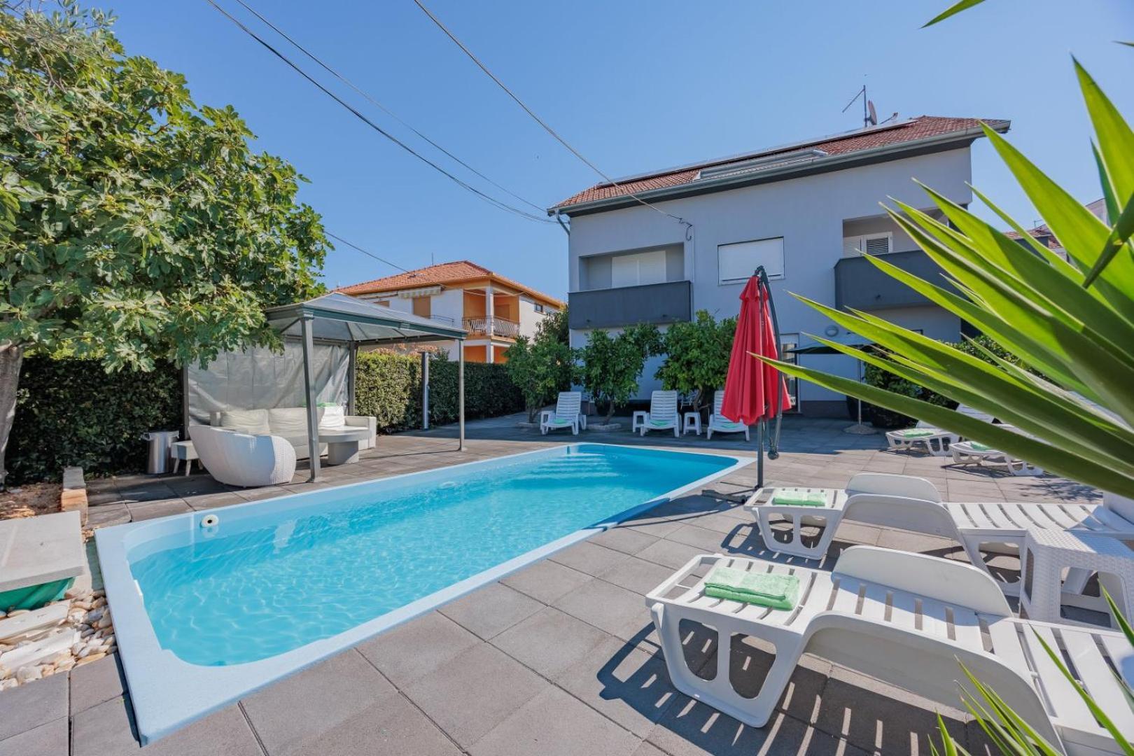 Crowonder Lucky Holiday House With Pool And Patio 30 Meters From The Beach Zára Kültér fotó