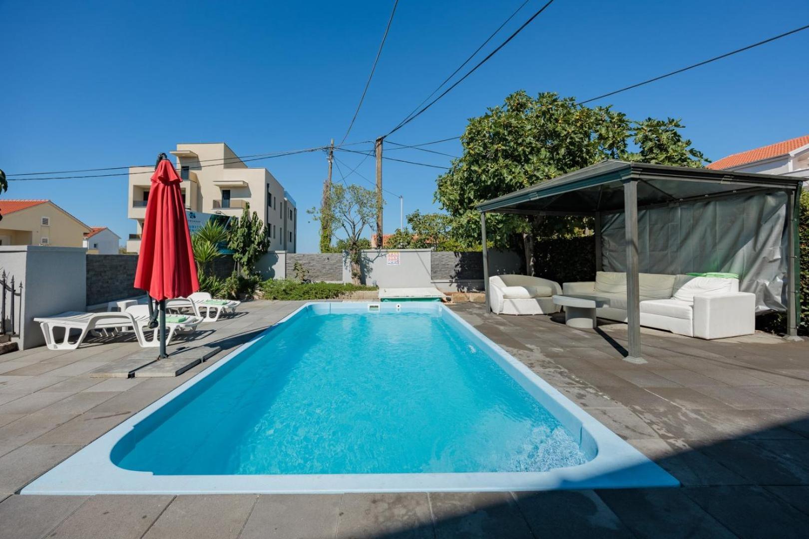 Crowonder Lucky Holiday House With Pool And Patio 30 Meters From The Beach Zára Kültér fotó